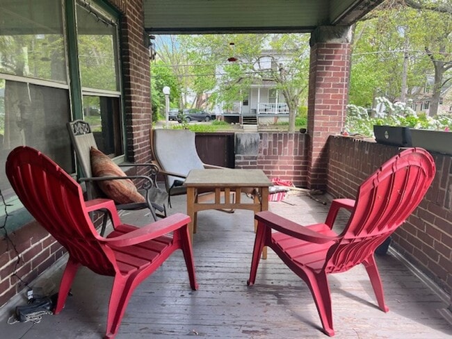 Building Photo - Historic 4-Bedroom Home - Close to UIUC Campus
