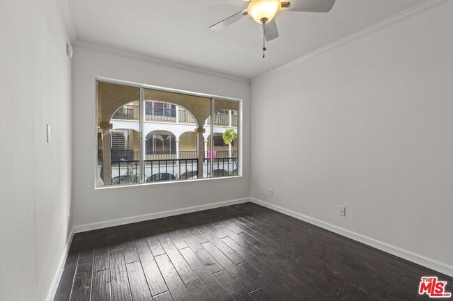 Building Photo - 1033 6th St