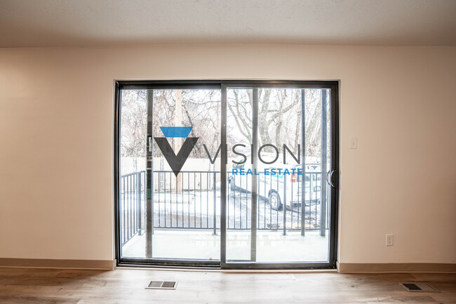 Building Photo - 95 S 100 E