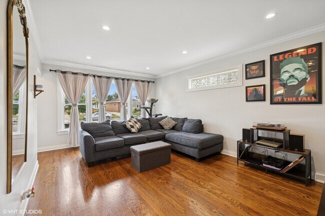 Foto del edificio - 7335 N Nora Ave