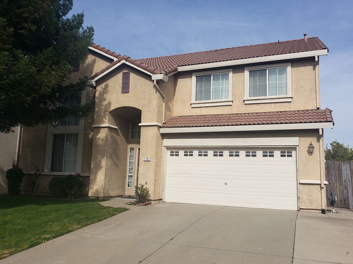 3 br, 2.5 bath House 1707 Poppy Drive House Rental in Rocklin, CA
