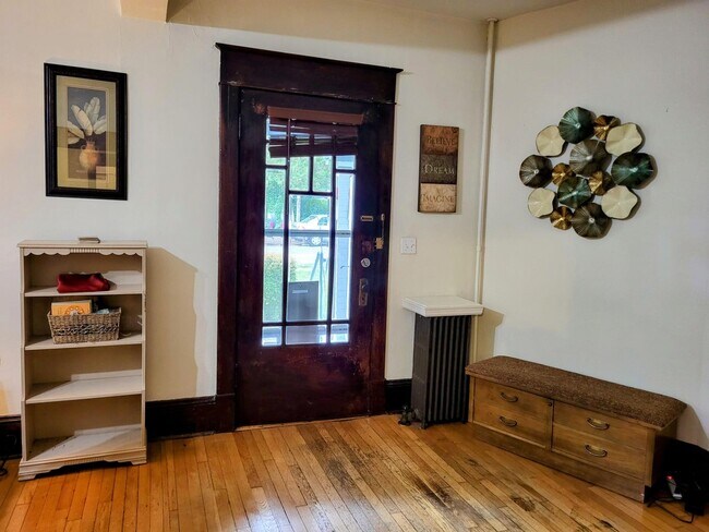 Foto del edificio - 1841 Oxford Ave SW