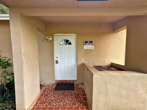 Building Photo - 1206 NW 17th Ave