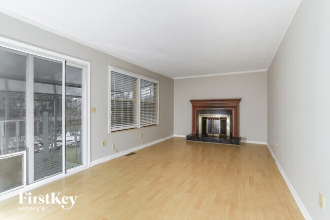 Foto del edificio - 6247 Fireside Dr