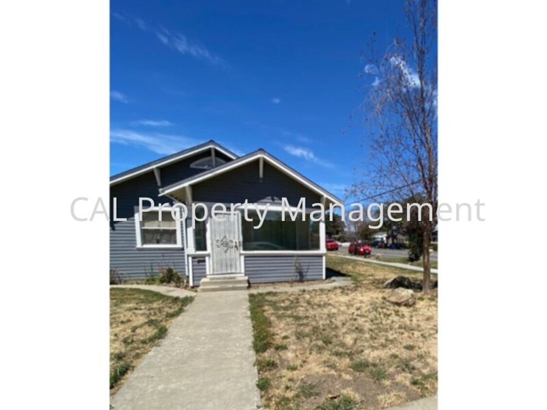 Building Photo - 3 bedroom in Hollister, CA!