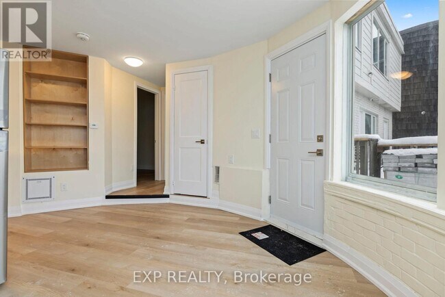 Building Photo - 72 Church St