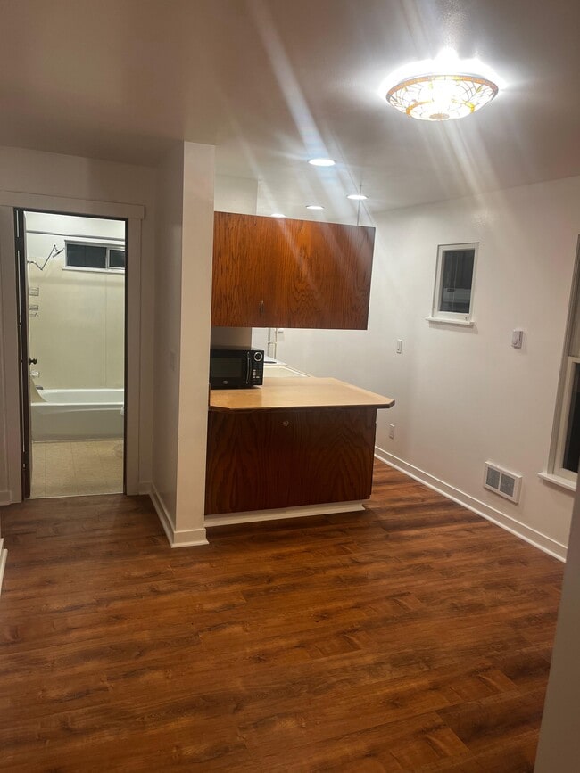 Building Photo - 322 Avenue A