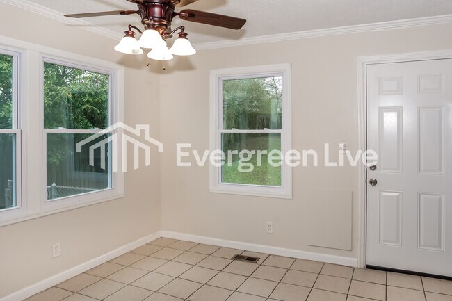 Foto del edificio - 2523 Birchfield St NW