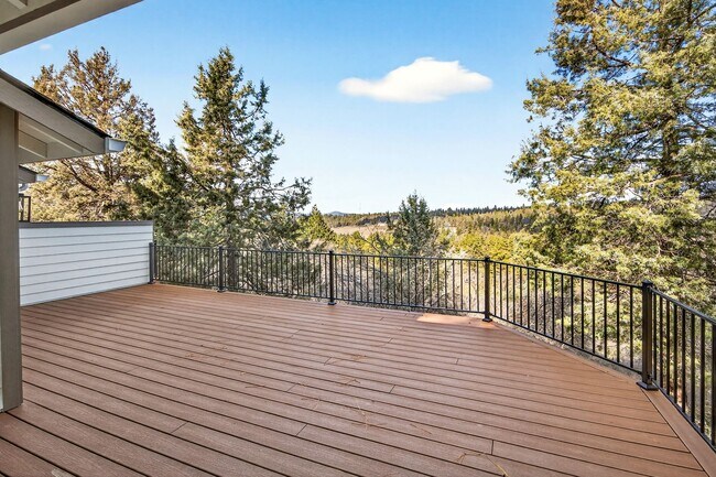 Building Photo - 4715 Red Tail Dr