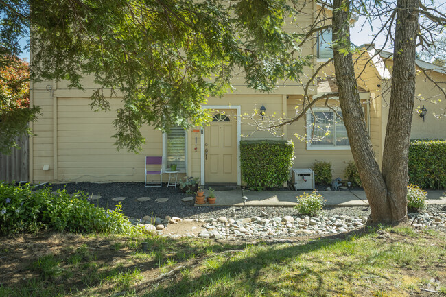 Building Entrance - 3310-3312 La Canada Dr