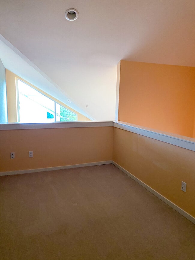 Building Photo - 15235 NE 81st Way