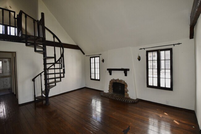 Foto del edificio - 2906 Griffith Park Blvd