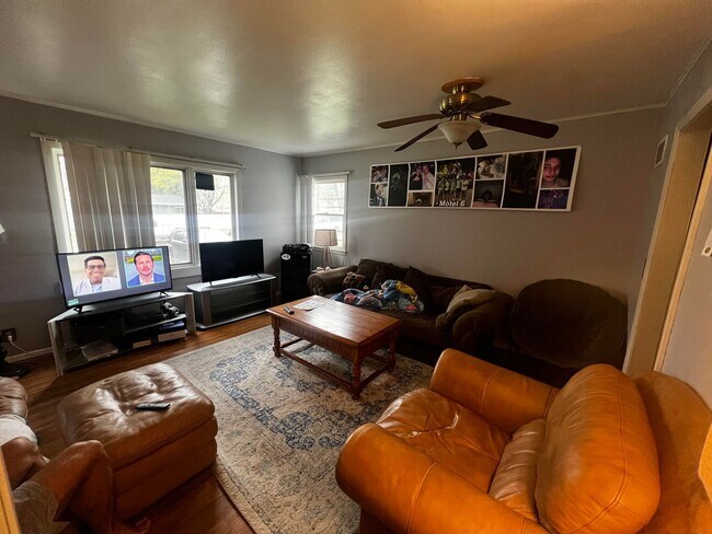 Foto del edificio - 901 14th Ave N