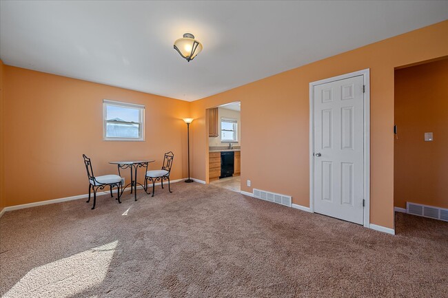 Living/dining room - 2040 E 114th Pl