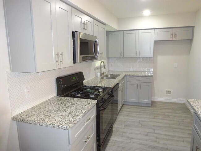 Foto del edificio - 4907 Ward St