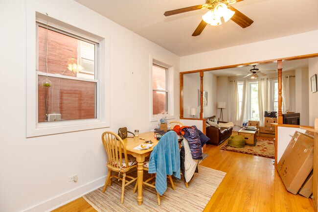 Foto del edificio - 3311 N Hoyne Ave