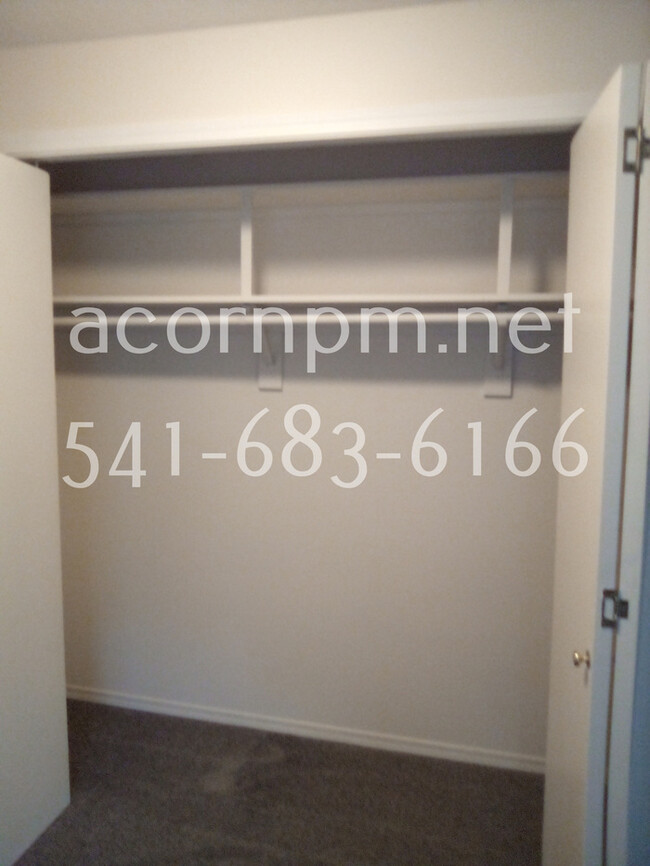 Building Photo - N Lancaster - 2 BR/2 Full Bath Duplex - A/...