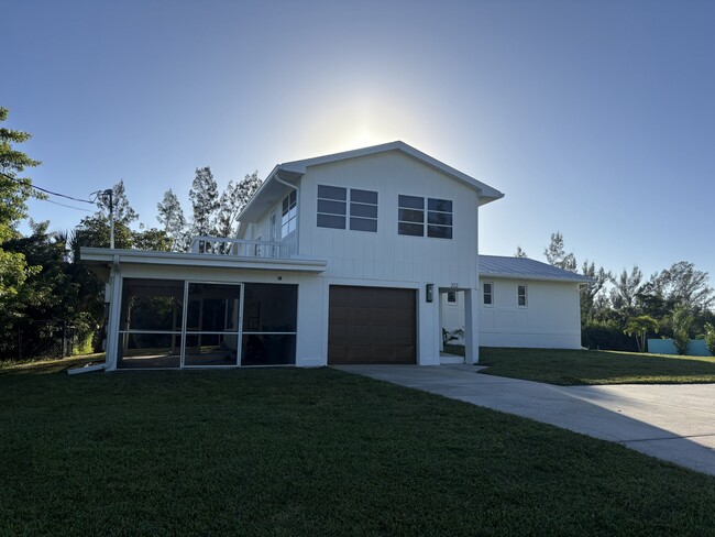 Building Photo - 322 Darst Ave
