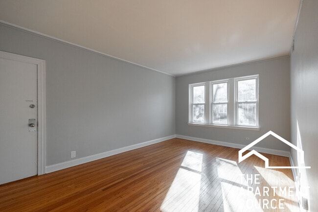 Building Photo - 2007 W Jarvis Ave