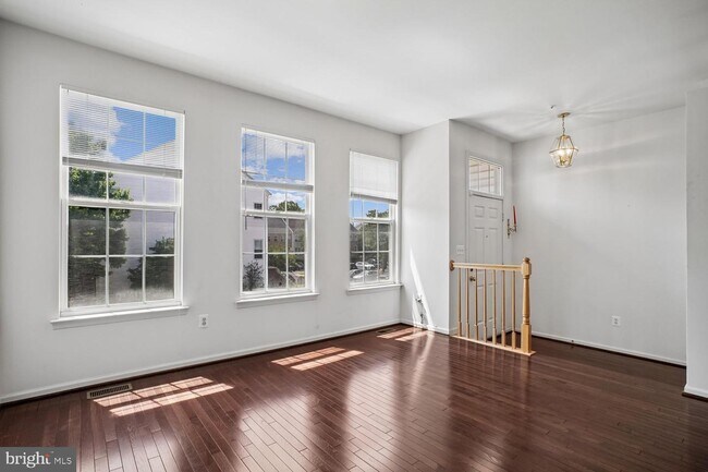Foto del edificio - 6610 Hunter Creek Ln