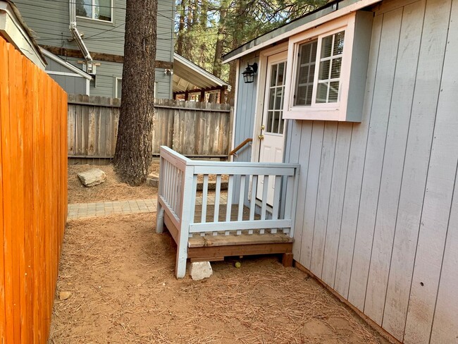 Building Photo - Sweet studio Cabin avail. April 24, 2024!!!