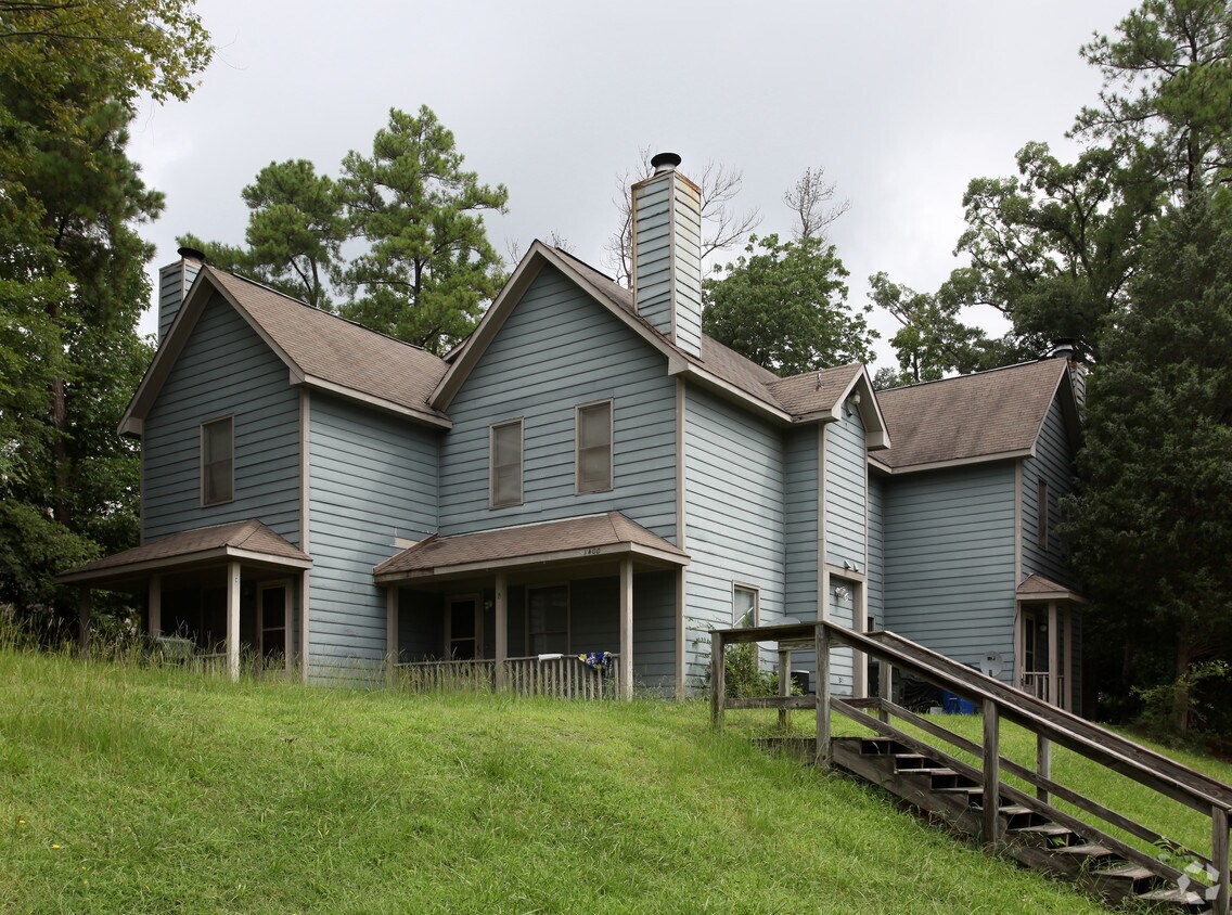 Primary Photo - 4400 Brockton Dr