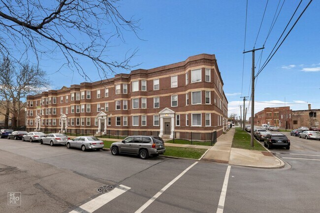 Foto del edificio - Auburn Gresham Apartments