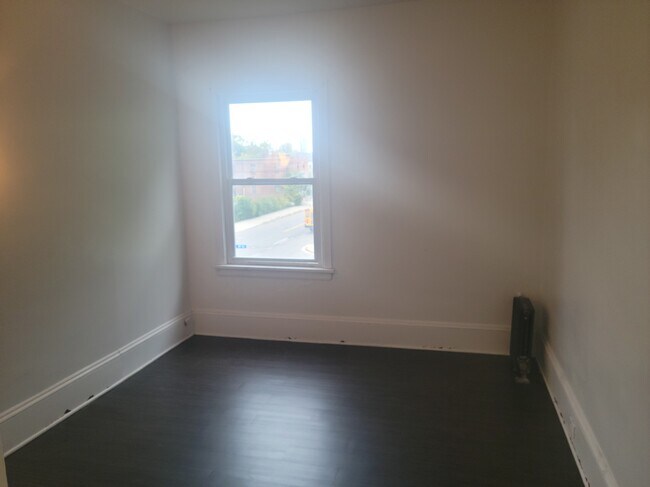 Building Photo - 8115 Wade Park Ave