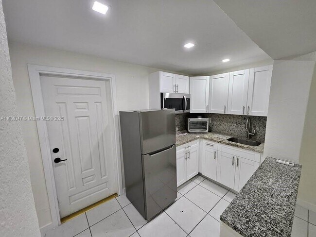Foto del edificio - 6860 SW 27th St