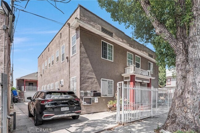 Foto del edificio - 166 E 36th Pl