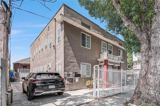 Photo - 166 E 36th Pl Apartment
