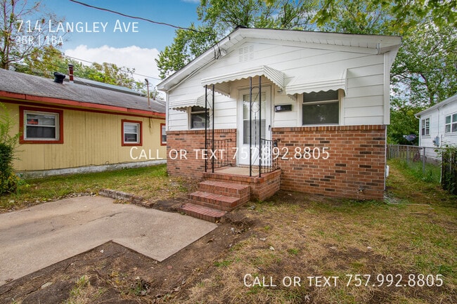 Building Photo - 714 Langley Ave