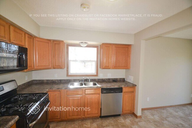 Foto del edificio - 8239 Hampshire Ct N