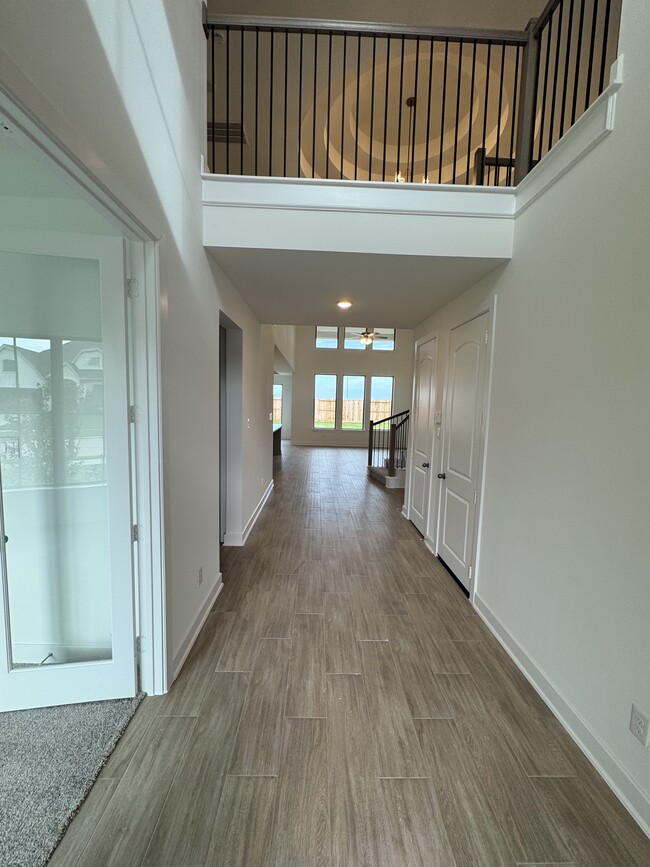 Building Photo - 2711 Sweet Honey Ln