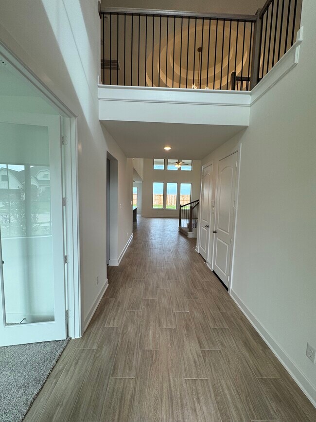 Foto del edificio - 2711 Sweet Honey Ln