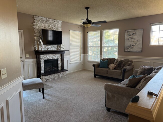 Foto del edificio - 15953 S Crestview Dr
