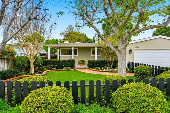 Charming Remodeled Costa Mesa Home Near Back Bay & 17th Street – Designer Kitchen & Lush Outdoor ... - Charming Remodeled Costa Mesa Home Near Back Bay & 17th Street – Designer Kitchen & Lush Outdoor ...