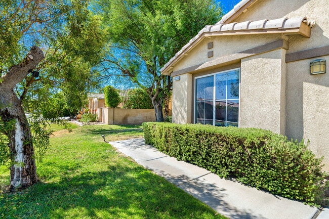 Building Photo - 47375 Mangrove St