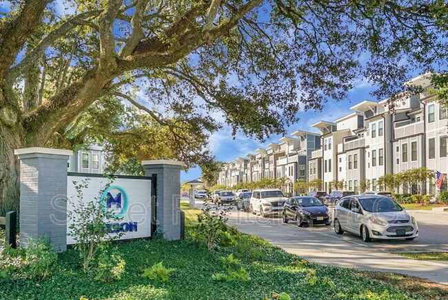 Building Photo - 4565 Mixson Ave