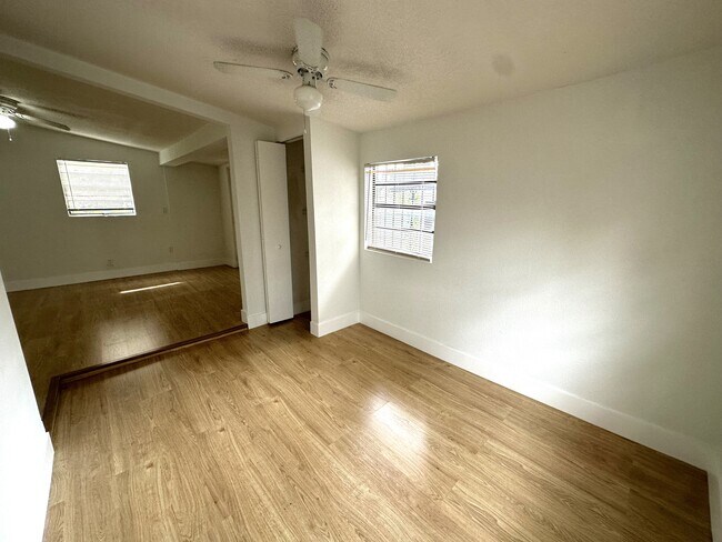 Foto del edificio - 500 NW 10th Ave