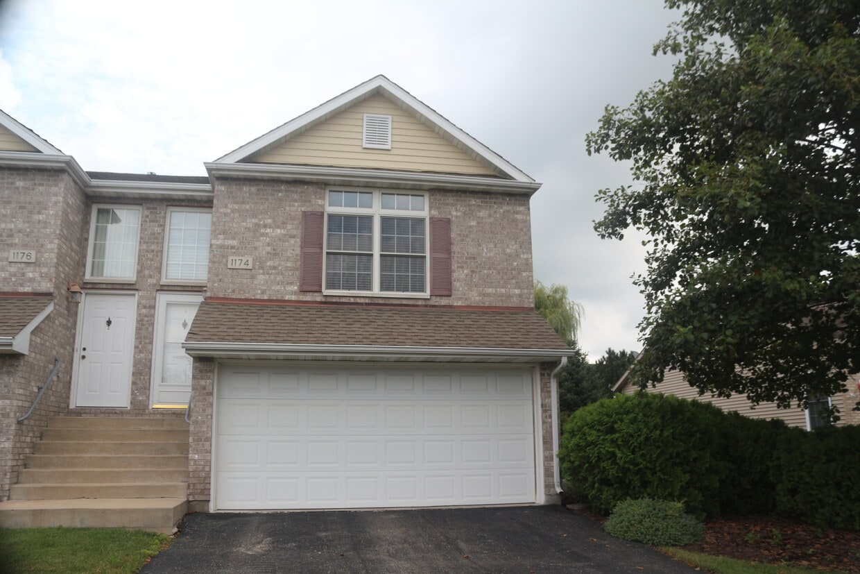 1174 Penny Ln, Sycamore, IL 60178 Townhome Rentals in Sycamore IL