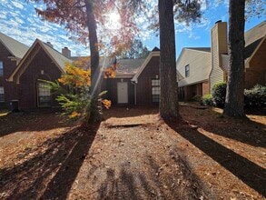 Building Photo - 8333 Twin Rivers Dr