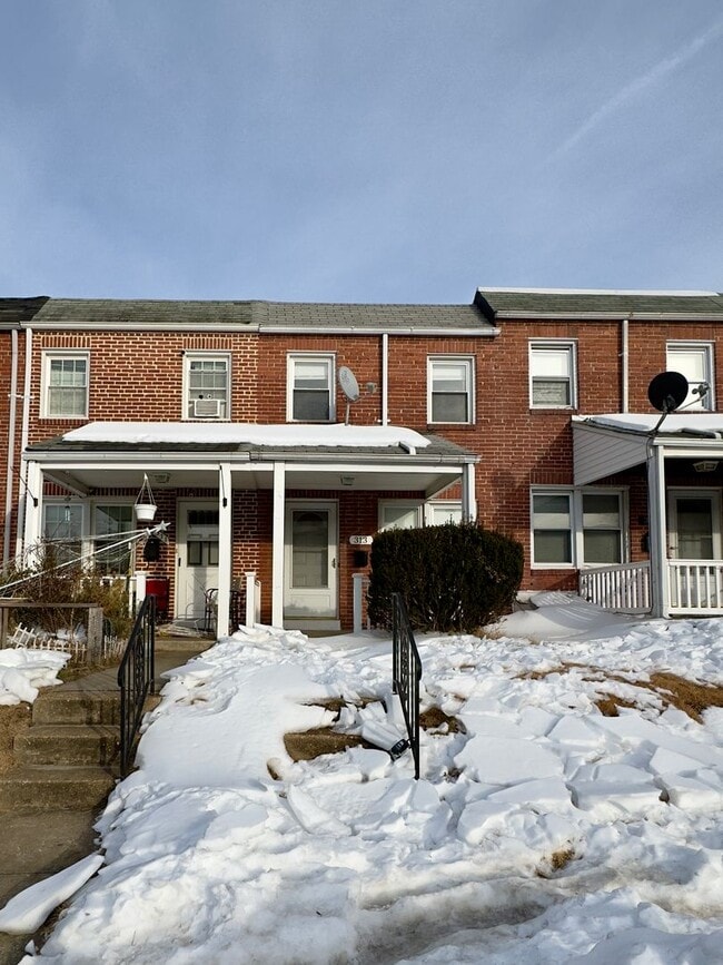 Building Photo - 313 Gusryan St