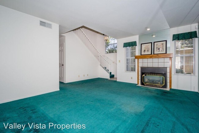Building Photo - 153 W Pilgrim Ln