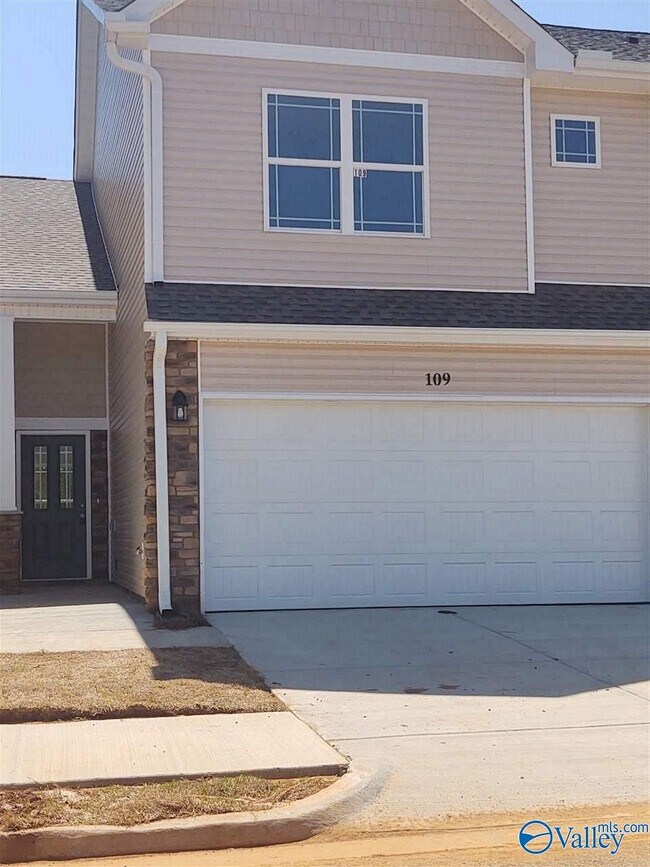 Building Photo - 109 Woodsbrook Pl SW