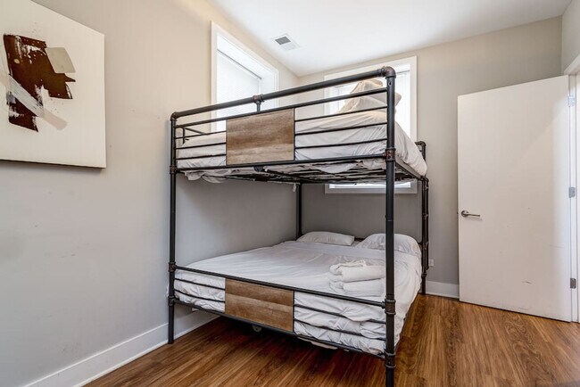 Foto del edificio - 870 N Orleans St