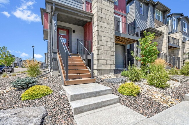 Building Photo - $2,650 - 4 bed, 3.5 bath updated home in C...