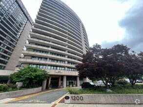 Building Photo - 1200 Crystal Dr