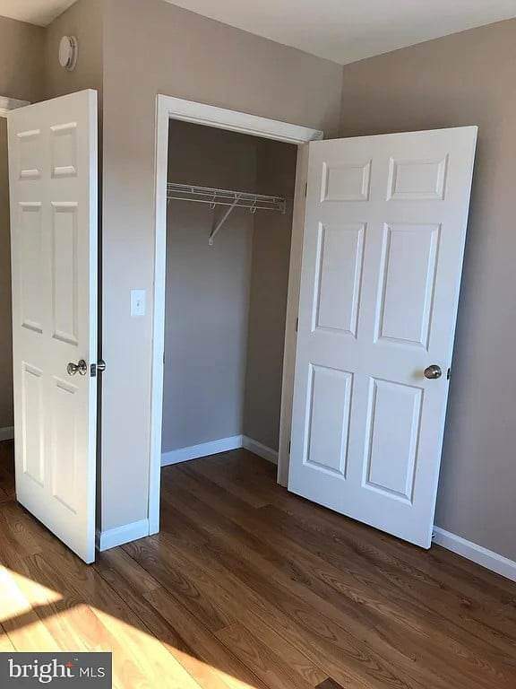 Espacio de armario - 106 Arch St