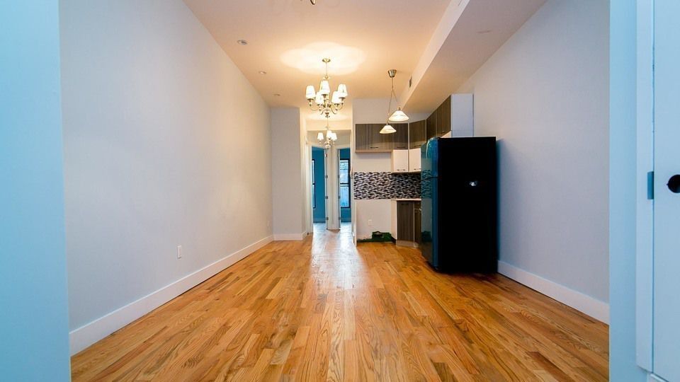 Primary Photo - 219 Troutman St